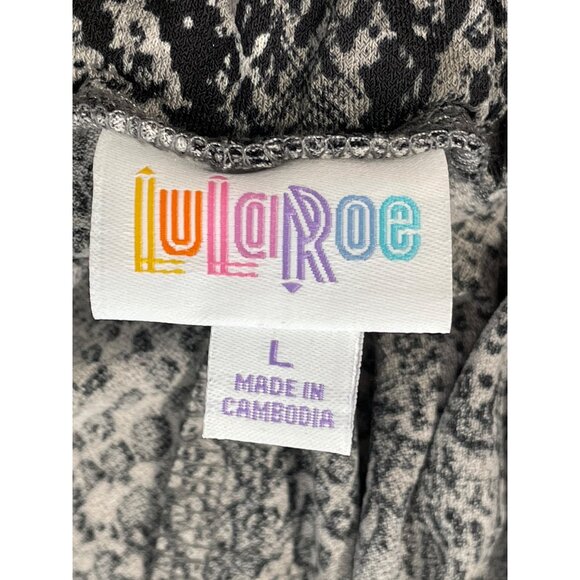 LuLaRoe Ella Paper Bag Shorts Size Large Belted Pull On Snakeskin Print Gray NEW - Picture 4 of 9